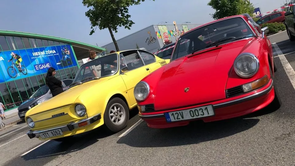 Škoda 110 R a Porsche 911