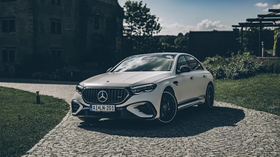 Mercedes-AMG E 53 HYBRID 4MATIC+ (AMG Edition 1)