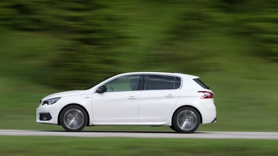 Peugeot 308 ve verzi hatchback