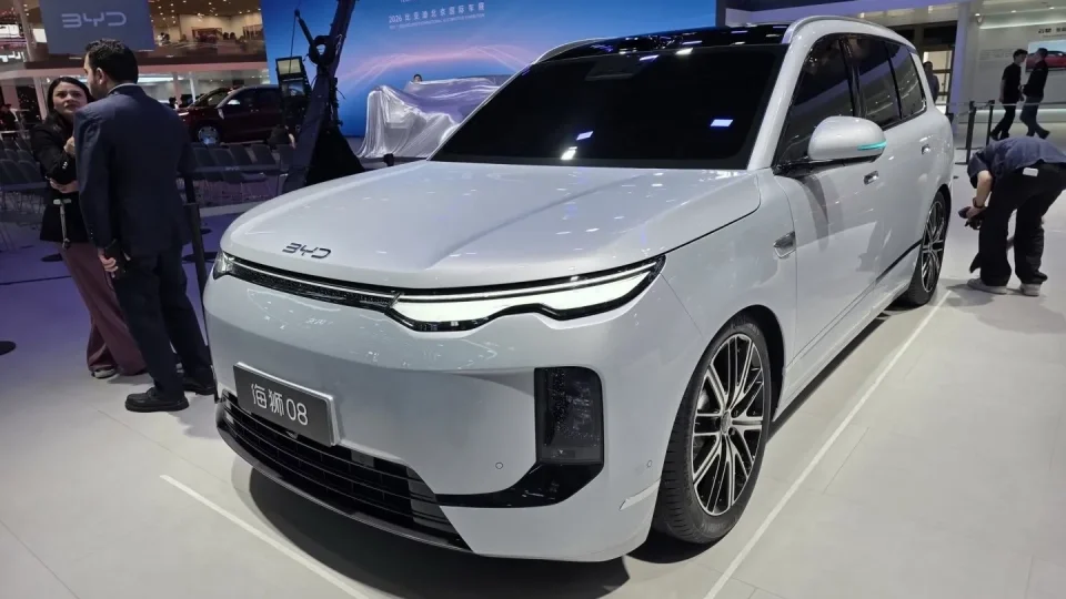 BYD Sealion 08