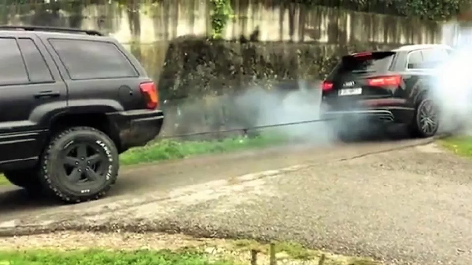 Jeep versus Audi SQ7