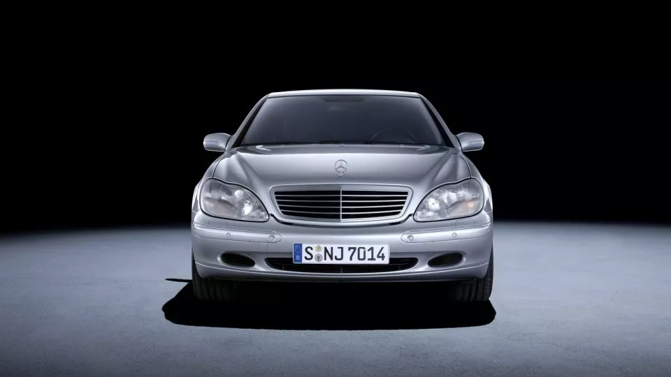 1998 Mercedes-Benz S400 (W220)