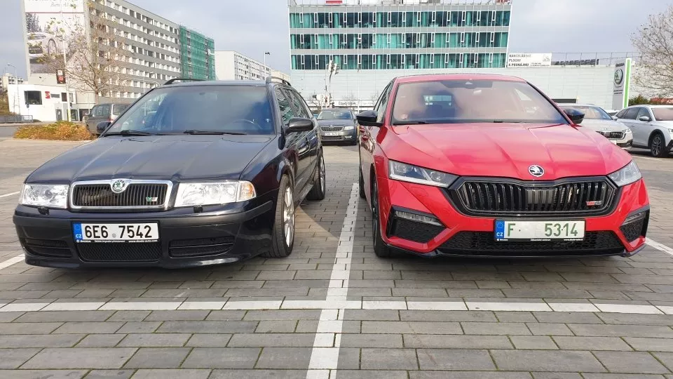 Škoda Octavia RS 1. a IV. generace