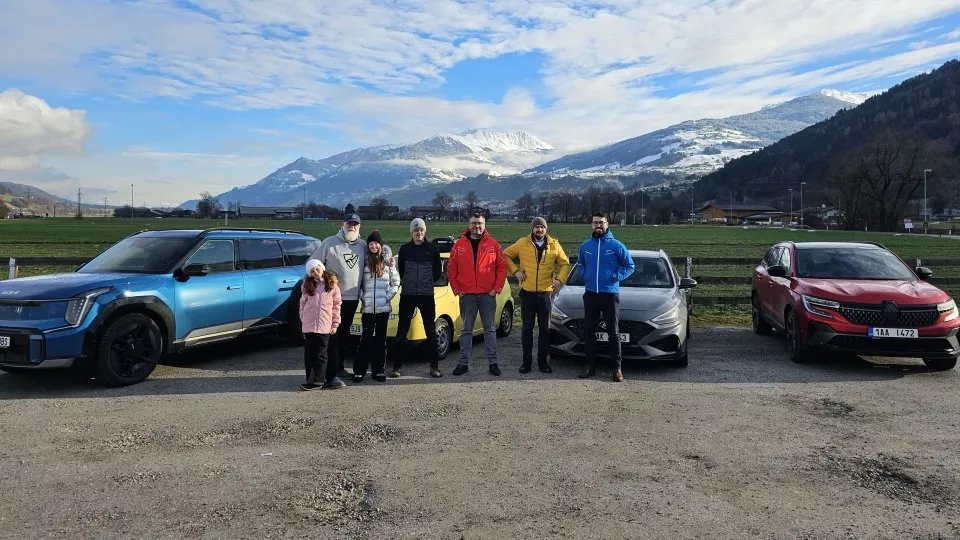 Tým Autosalonu na cestě z Prahy do Livigna