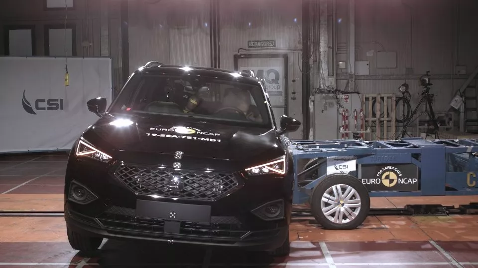 SEAT Tarraco při bočním crash testu