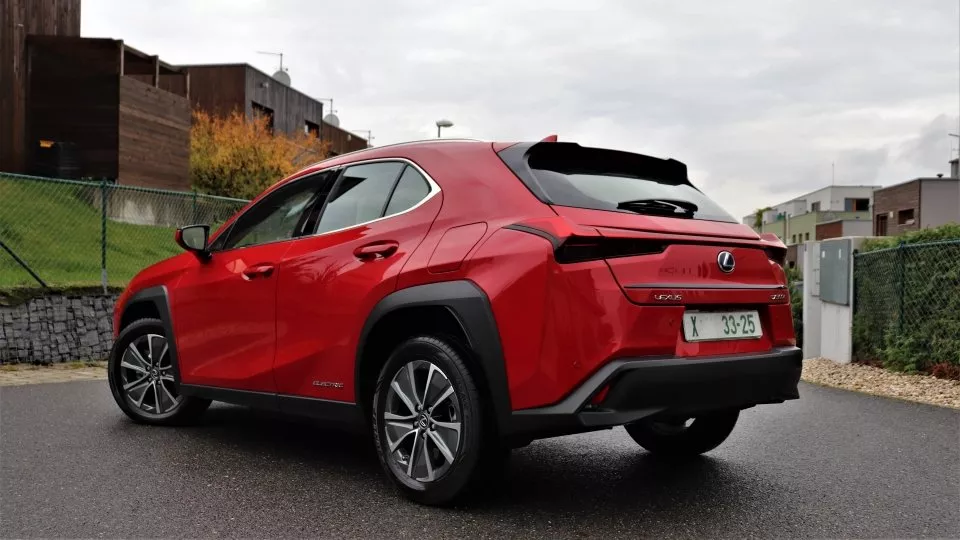 Lexus UX 300e