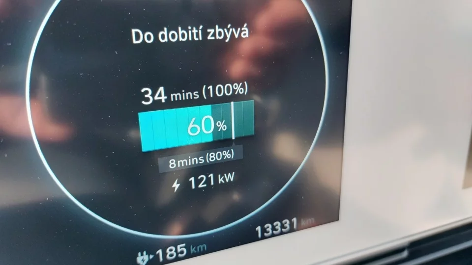 Dobíjení elektromobilu