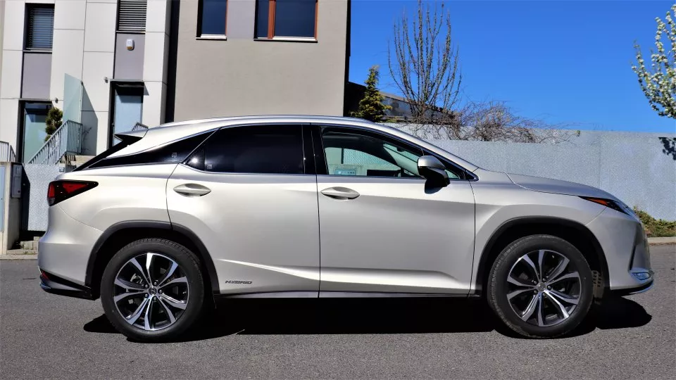 Lexus RX 450h vs. RX 450h L