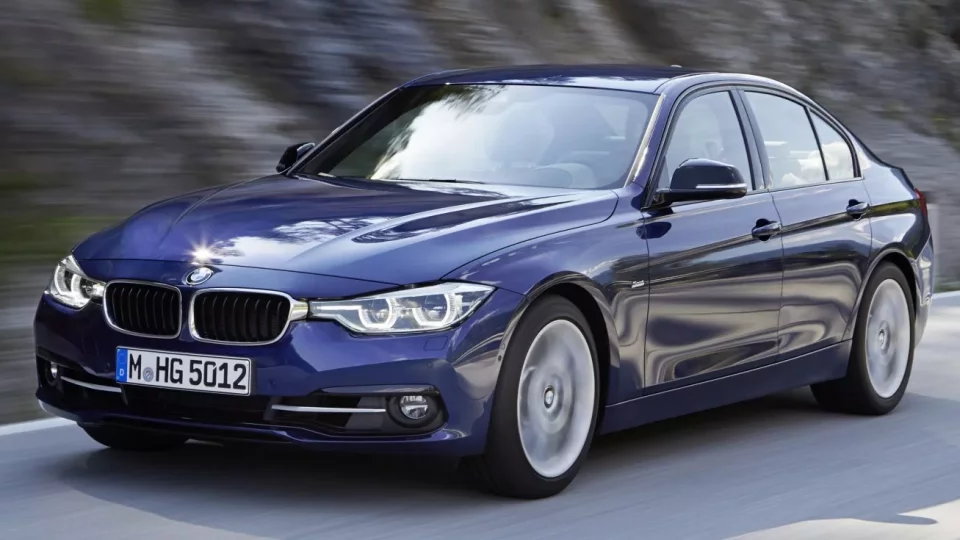 BMW F30