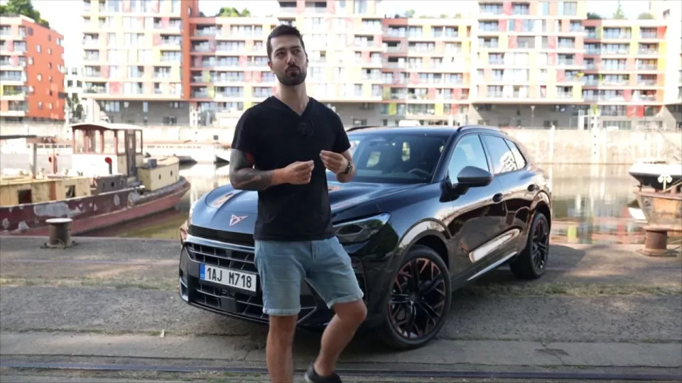 Rychlé řízení, ostré brzdy. Cupra Terramar je jedno z nejlépe jezdících SUV, říká Hrubis