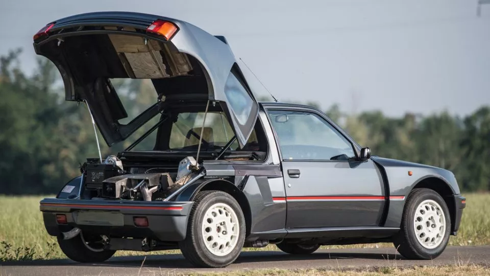 Peugeot 205 Turbo 16.