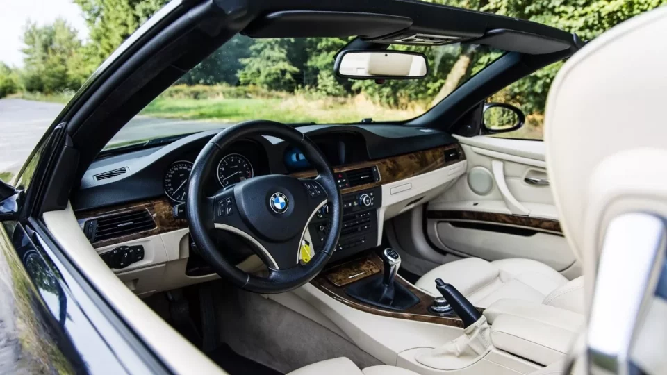 BMW 330i Convertible E93
