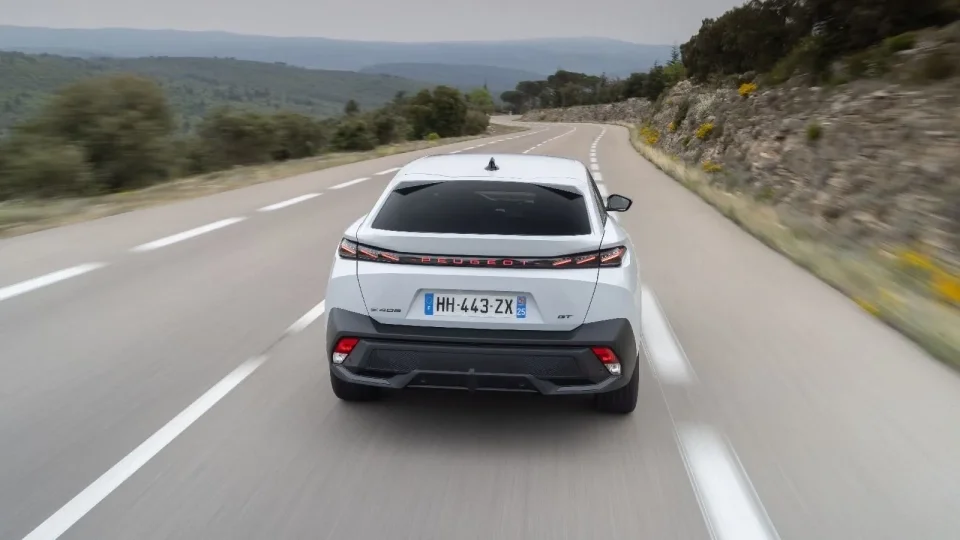 Peugeot 408