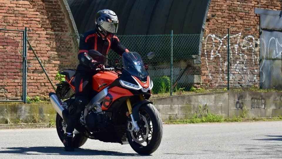 Aprilia Tuono V4 1100