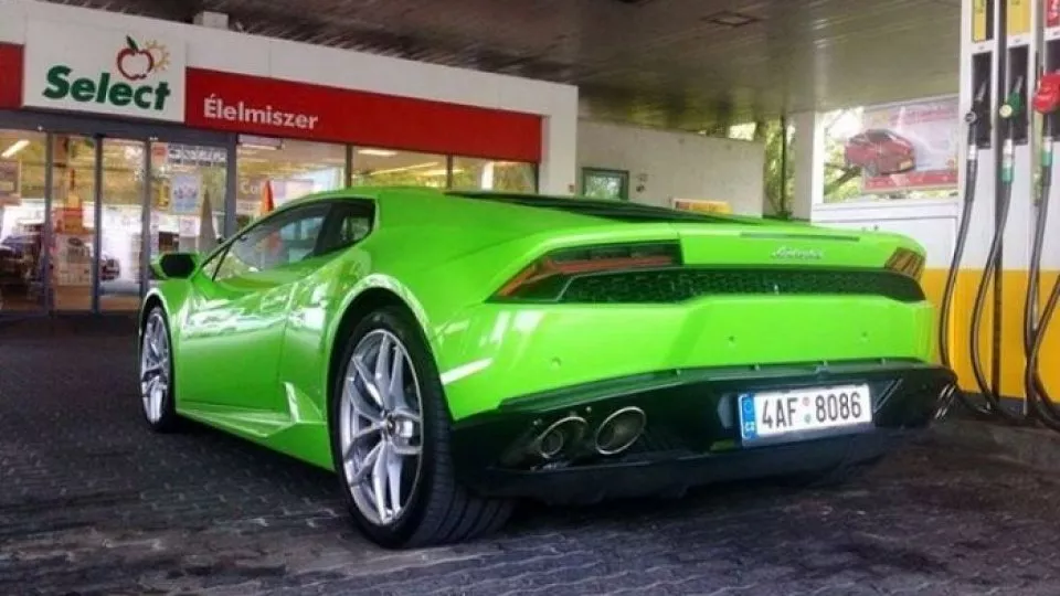 Zničené lamborghini 2