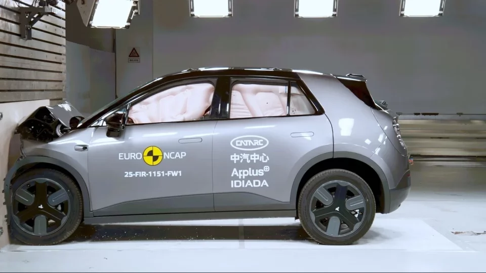 Firefly - crash test