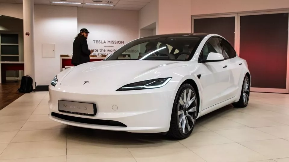 Tesla Model 3 Highland