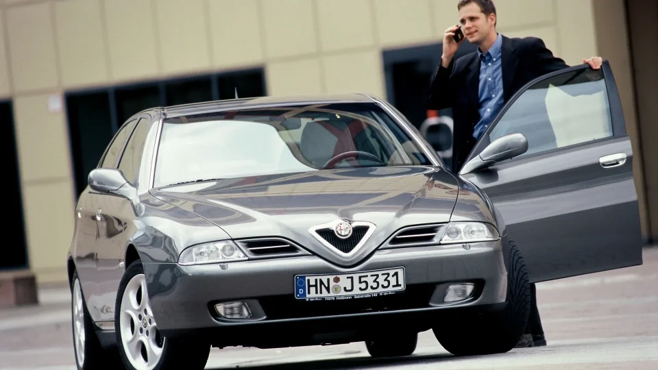 Alfa Romeo 166