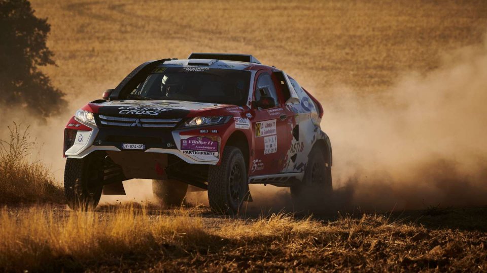 Mitsubishi Eclipse Cross Dakar 2019 2