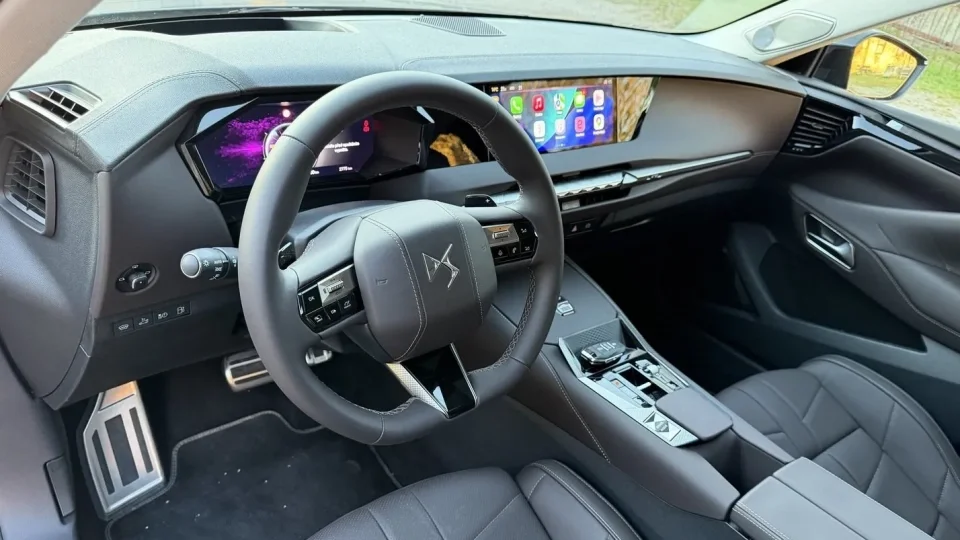DS N°4 PLUG-IN HYBRID