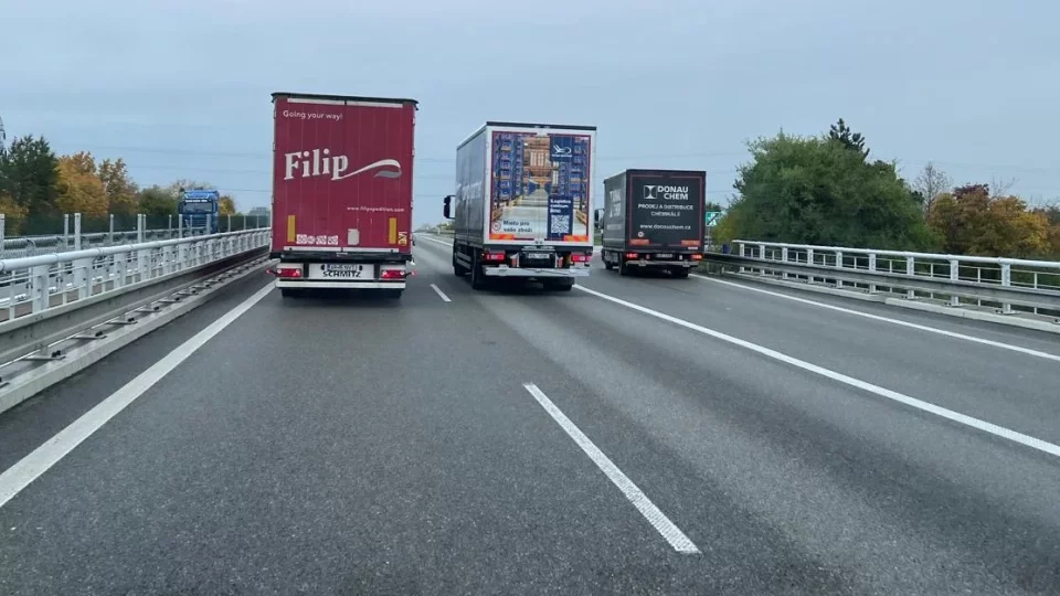 Předjíždění kamionů