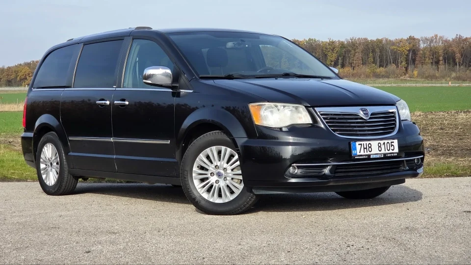 Ojetina za 200 tisíc korun sveze sedm lidí. Během minuty se promění na dvoumístnou dodávku