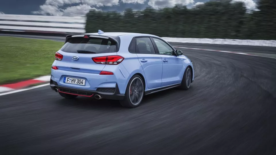 Hyundai se odvážně pustil mezi ostré hatchbacky s 