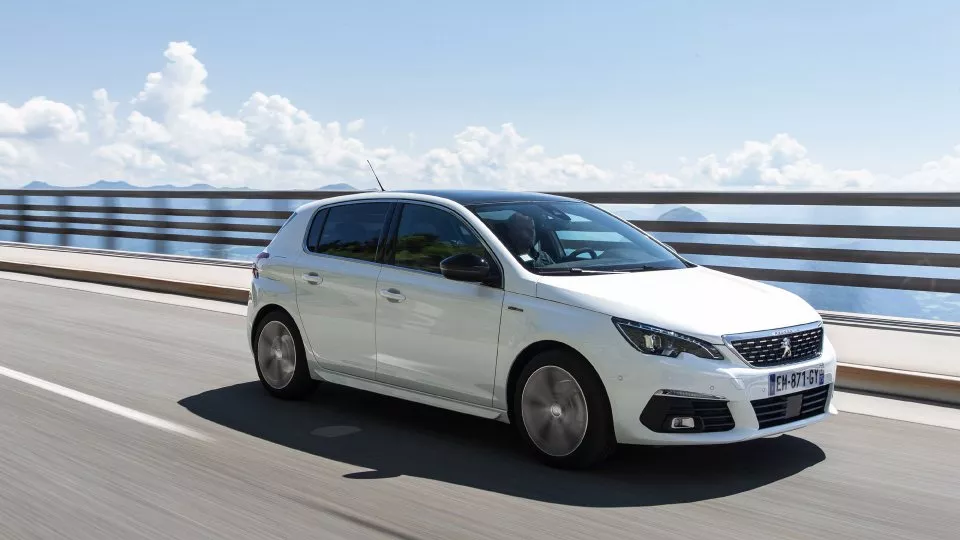 Vylepšený Peugeot 308 ve verzi hatchback 6