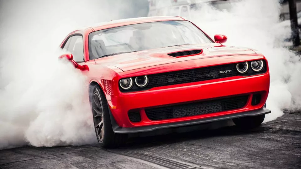 Dodge Challenger SRT Hellcat.