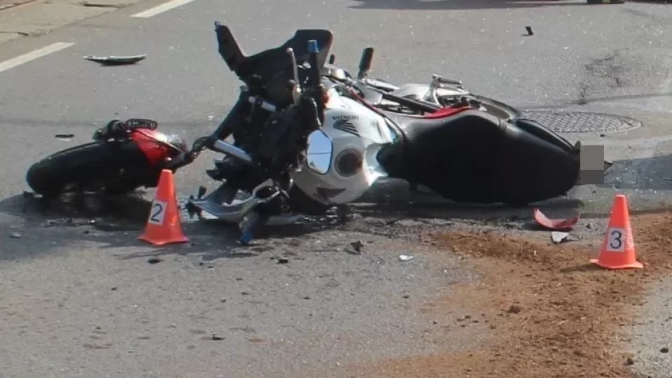 Spolujezdec na motorce je ohrožený druh. Často netuší, jestli má po nehodě nárok na odškodnění