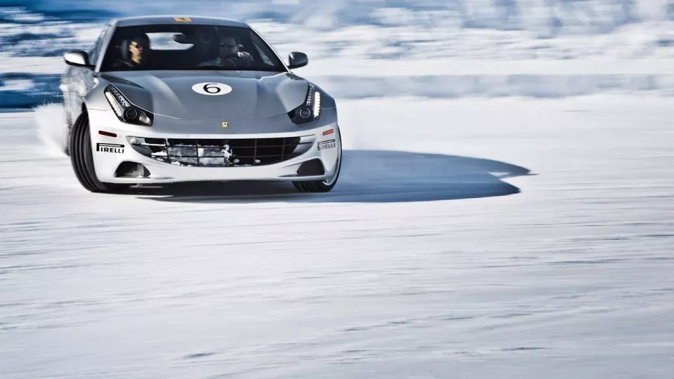Ferrari na ledu 
