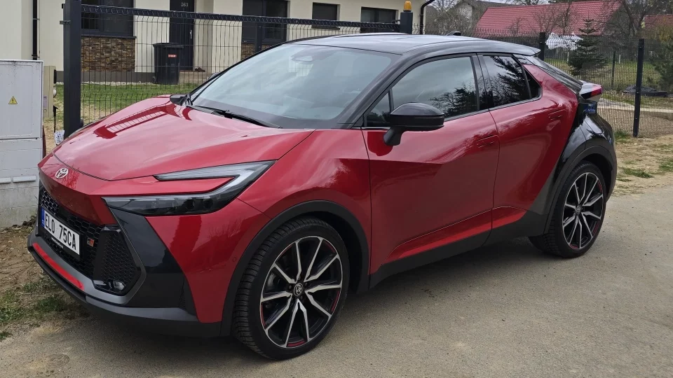 Toyota C-HR 2.0 Plug-in Hybrid GR SPORT