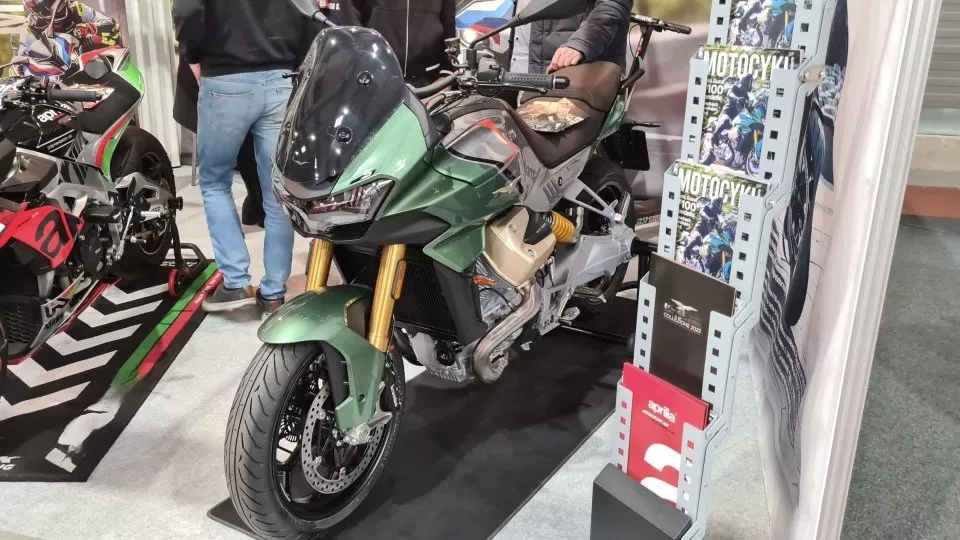 Moto Guzzi V100