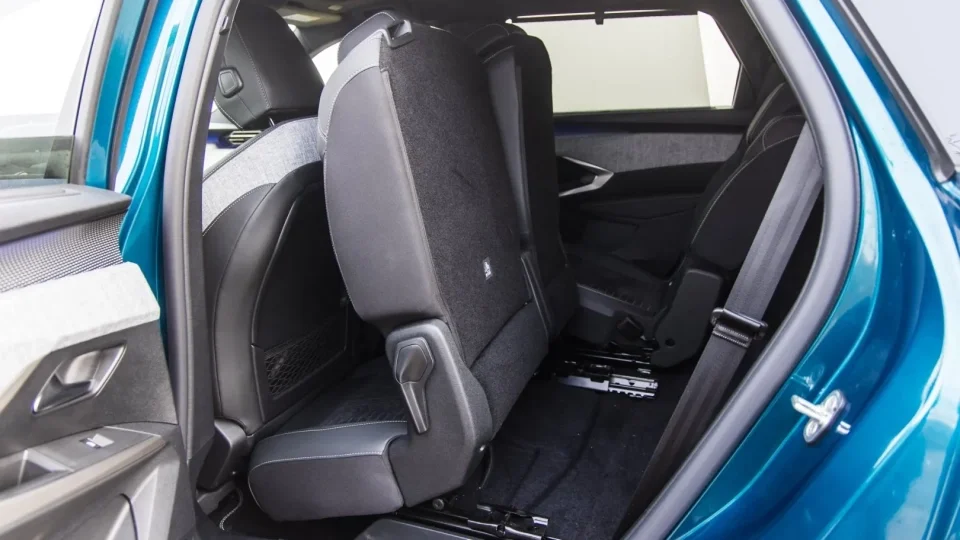 Peugeot E-5008 Dual Motor