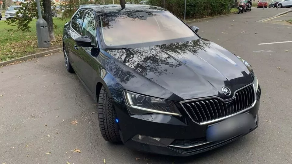 škoda superb policie