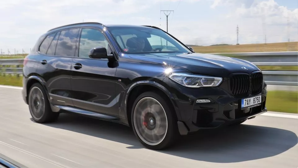 BMW X5 M50i