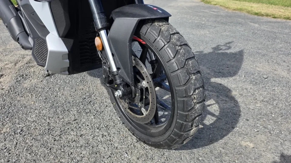 Aprilia SR GT 400