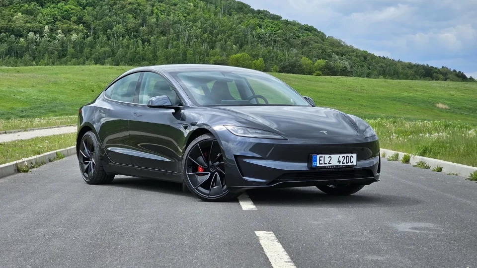 Tesla Model 3 Performance