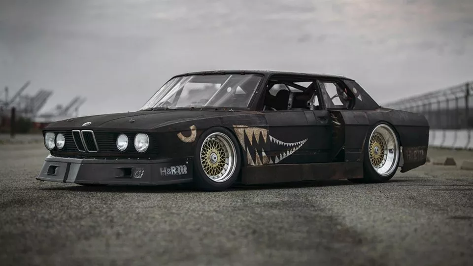 Rusty Slammington je dokonalé BMW řady 5 ze starýc