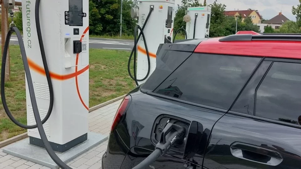 Dobíjení elektromobilu