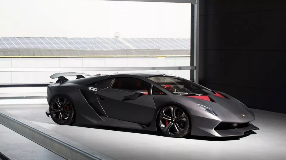 Idol v nestydaté karoserii Lamborghini Sesto Eleme