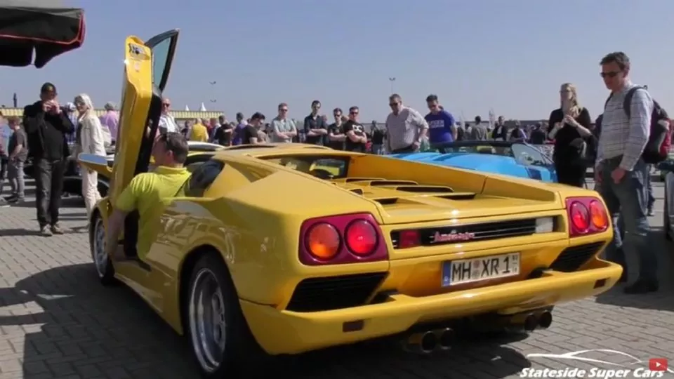 Jak se couvá s Lamborghini Diablo? Praktické to ne