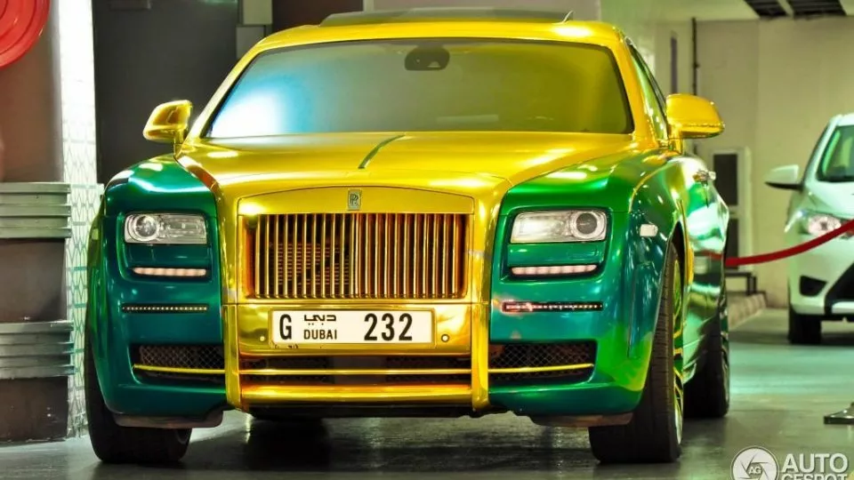 Barevné kreace Mansory - hlavní