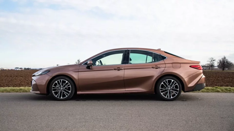 Test Toyota Camry 2024