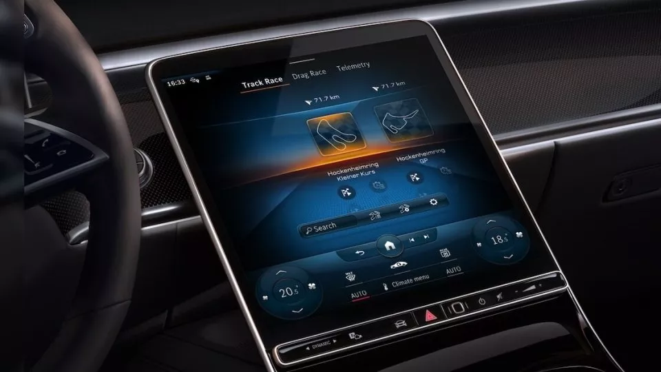 Mercedes-Benz infotainment