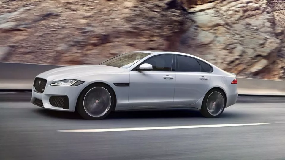 Jaguar XF - hlavní