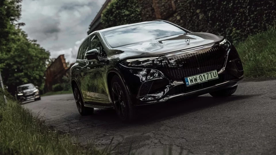 ⁠Mercedes-Maybach EQS 680 SUV (Night Series)