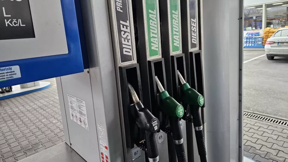 Tankování, palivo, nafta, benzin, čerpací stanice
