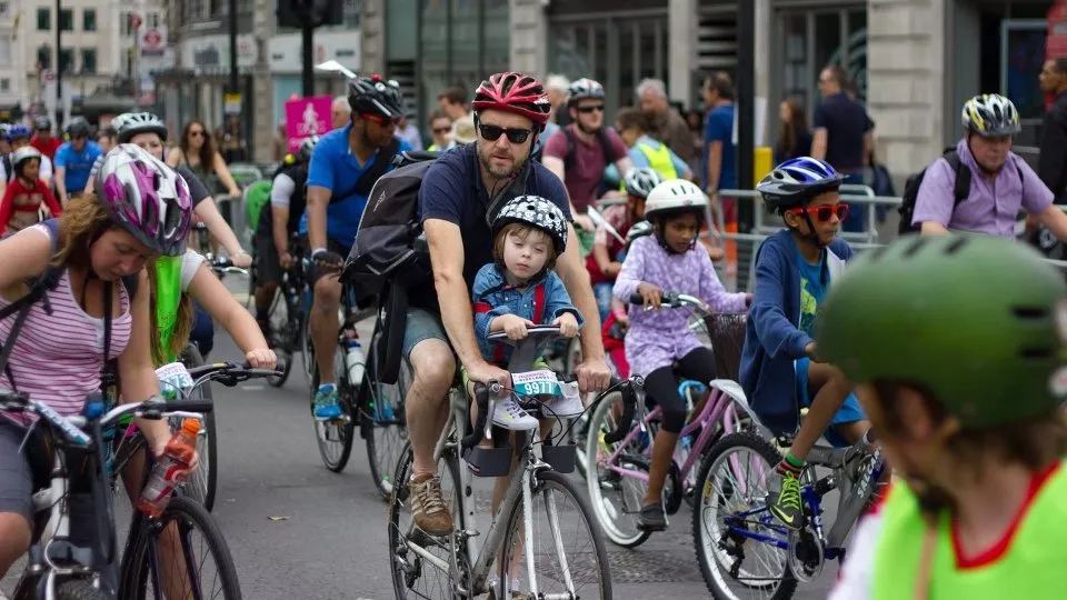 Po taxikářích se bouří cyklisté