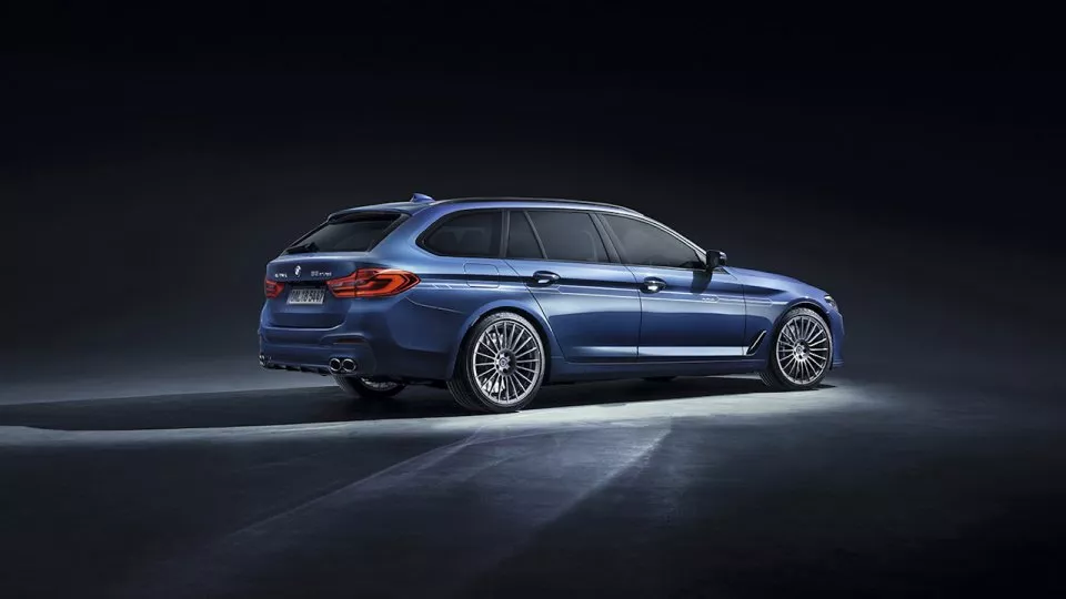 Alpina B5 je nerychlejší produkční kombík.